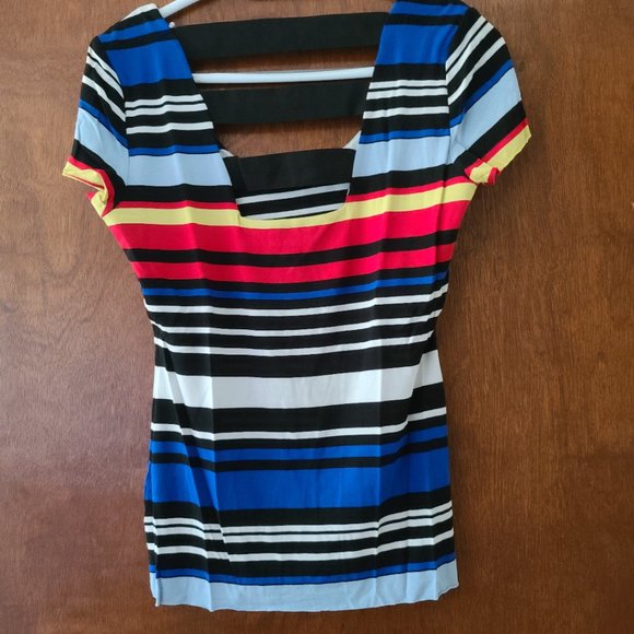 2 for $35 - Vince Camuto - Multi-Coloured Short Sleeve, Scoop Neck Top - Picture 3 of 4